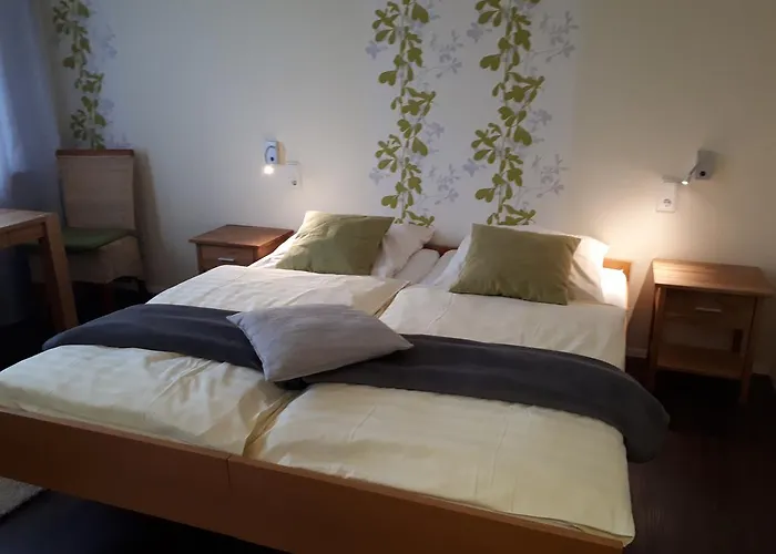 Landgasthof Bergische Rhon 게스트하우스 린들라