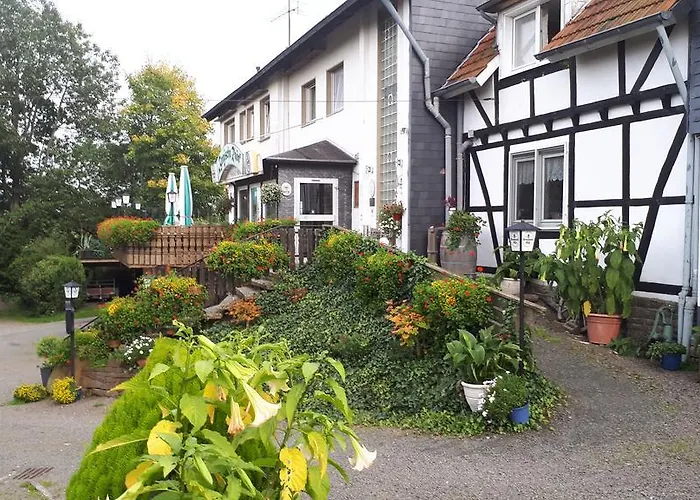 게스트하우스 Landgasthof Bergische Rhon 2*